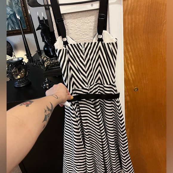NEW WITH TAGS Dollface Dress in Black and White Vixen by Michelline Pitt size S - Picture 4 of 7